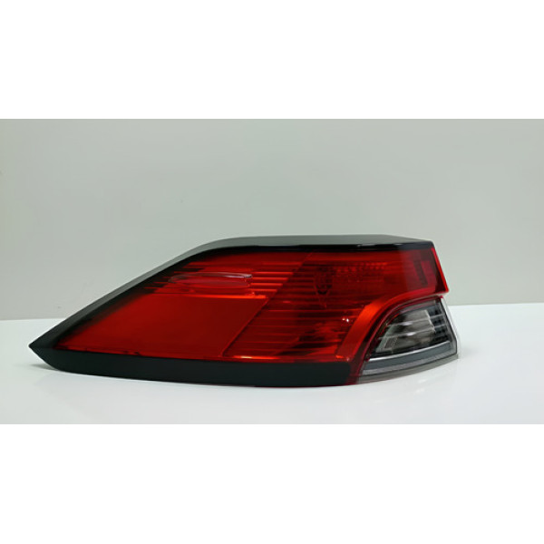 Lanterna Traseira Esquerda Toyota Corolla Cross 2.0 2022 Esquerdo/motorista Vermelho