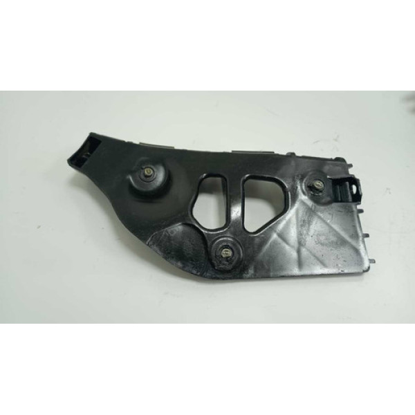 Suporte Guia Direito Parachoque Traseiro Sandero 2011