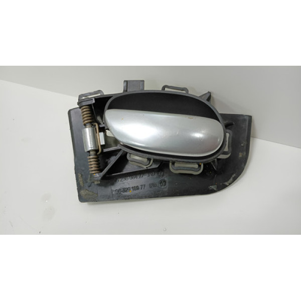 Maçaneta Interna Lado Esquerdo Peugeot 207 2009 2010 Prateado Dianteira