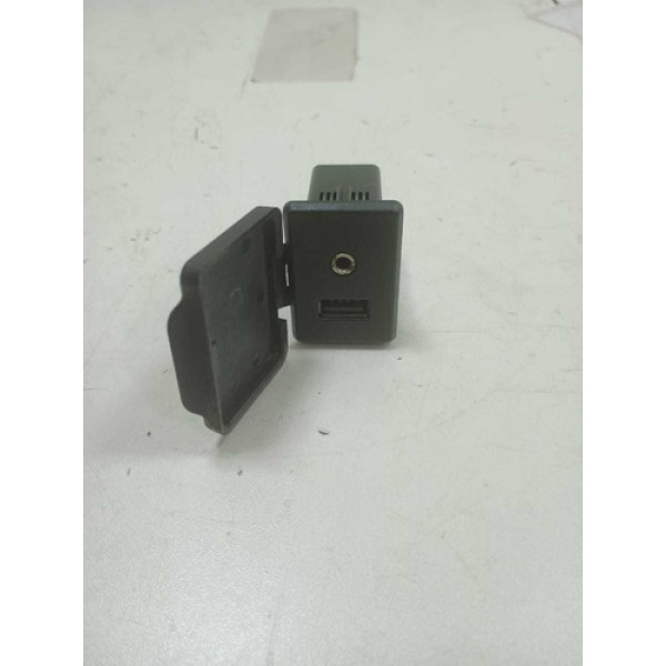 Entrada Usb Auxiliar Nissan Sentra 2.0 2017 2018 